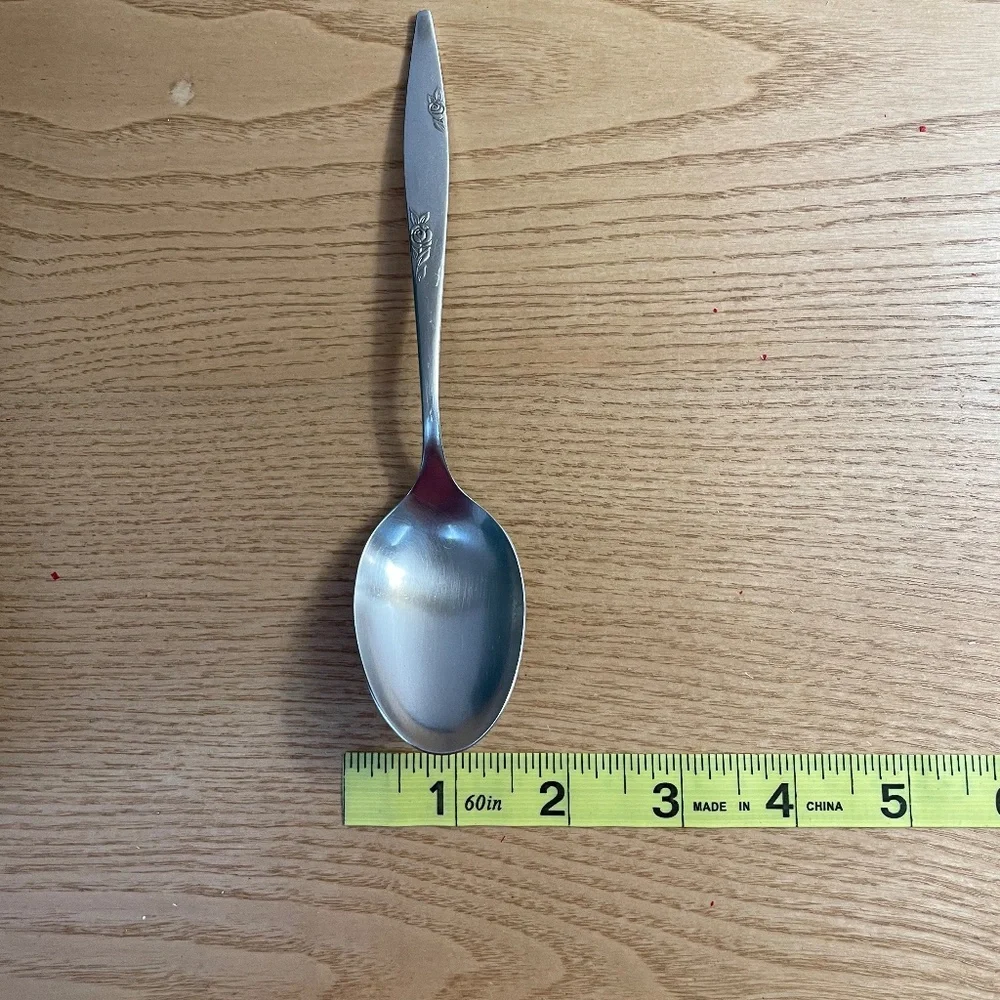 Oneida Stainless Flatware Rose Duet Pattern 4 Tablespoons Soup Spoon HTF Pattern